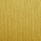 Poltroncina in tessuto con gambe in legno