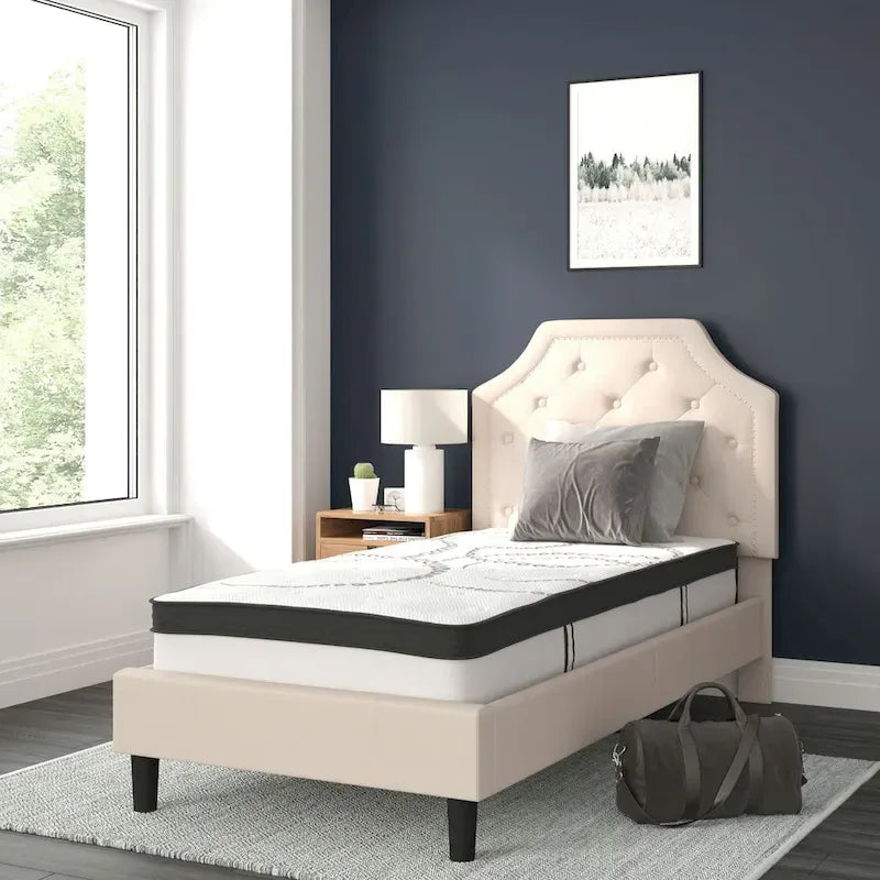 Letto imbottito a piattaforma con materasso a molle insacchettate da 25 cm