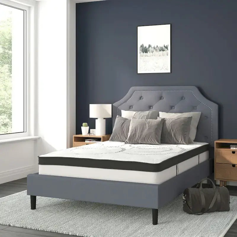 Letto imbottito a piattaforma con materasso a molle insacchettate da 25 cm