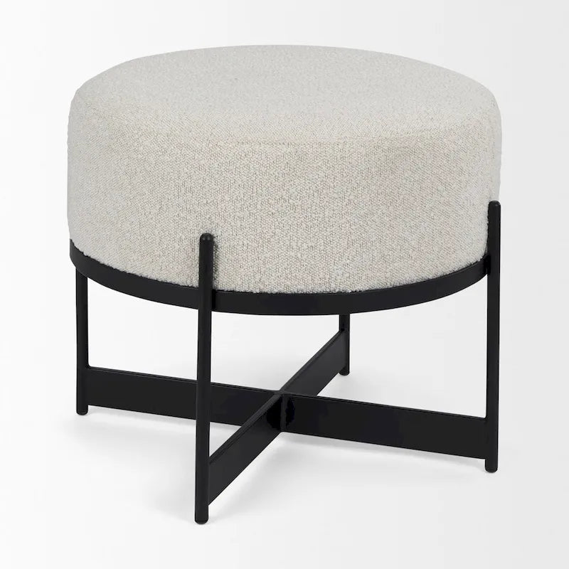 Pouf rotondo in tessuto bouclé color crema con base in metallo nero