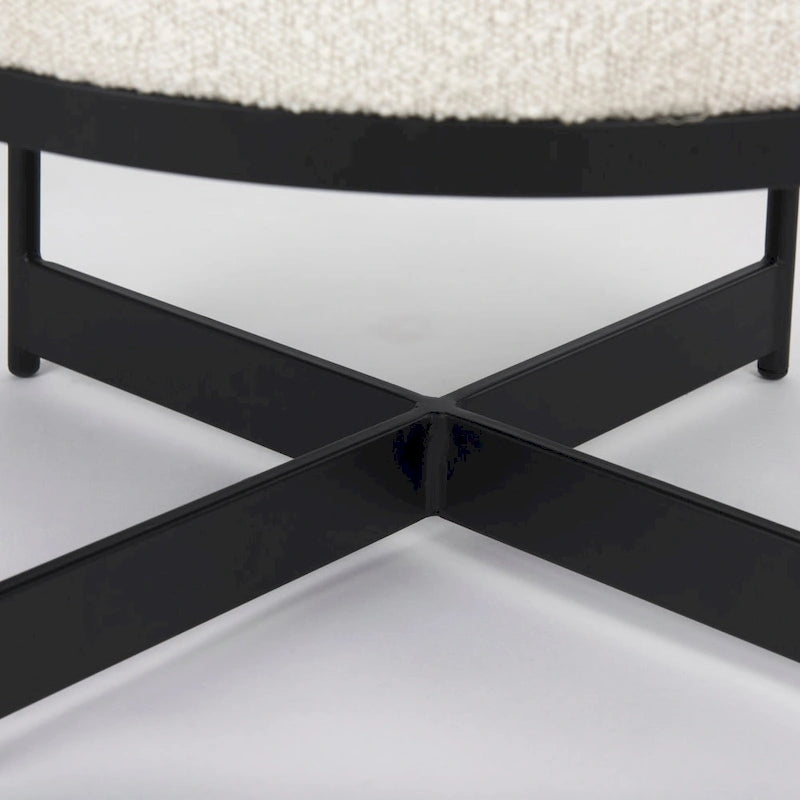 Pouf rotondo in tessuto bouclé color crema con base in metallo nero