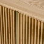 Credenza moderna in frassino naturale con gambe dorate